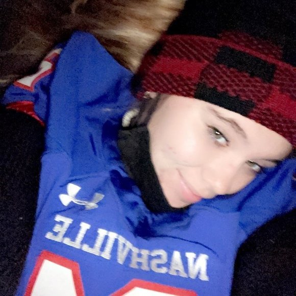 Profile Picture of Katlynn Pflasterer (@katlynnpflaster) on Poshmark