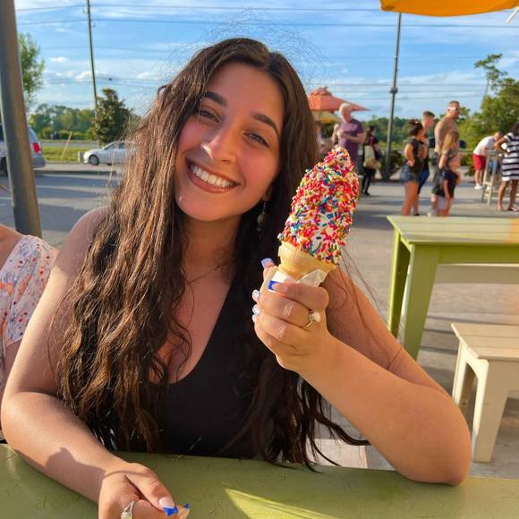 Profile Picture of Rana Samrout (@bubbles22180) on Poshmark