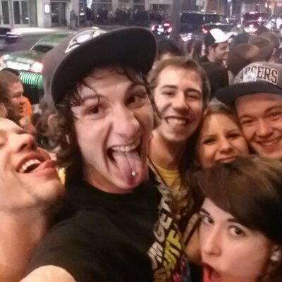 Profile Picture of Bob Lawrence (@bottle_bob) on Twitter