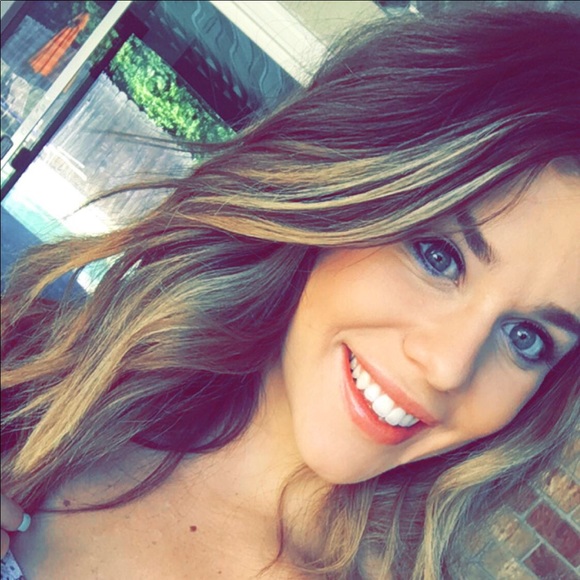 Profile Picture of Megan Bastien (@meganbastien) on Poshmark