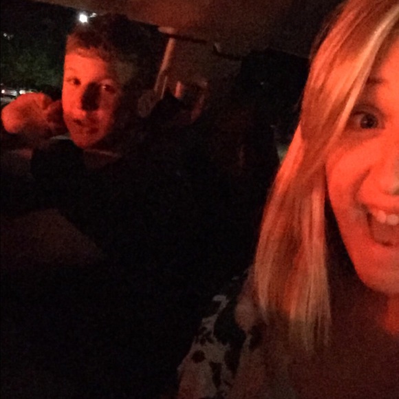 Profile Picture of Kelsie Galyen (@kelsie_layne) on Poshmark