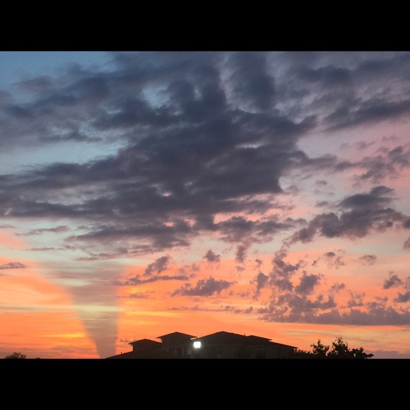 Profile Picture of Aven Thomas (@avendevon) on Poshmark