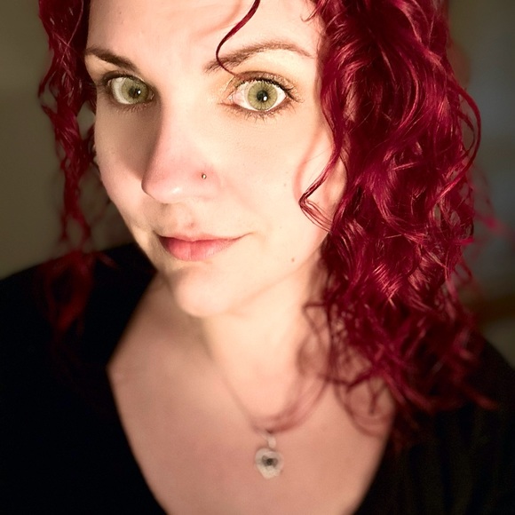 Profile Picture of Christina Zachariou (@chrissimouse) on Poshmark