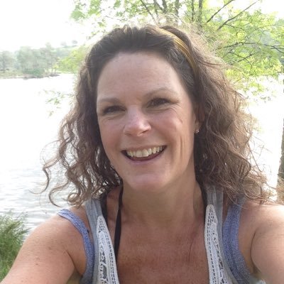 Profile Picture of Claire Stapleton (@clairestapleto3) on Twitter