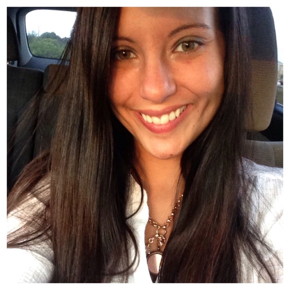 Profile Picture of Stephanie Bledsoe (@steph63090) on Poshmark