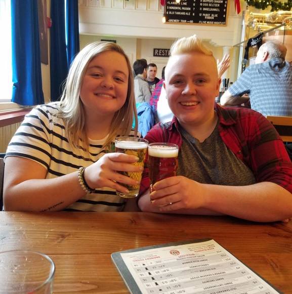 Profile Picture of Rachel Andrewson (@rachelbeary) on Poshmark