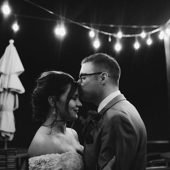 Profile Picture of Delci Thoresen (@hot_to_trot_07) on Poshmark