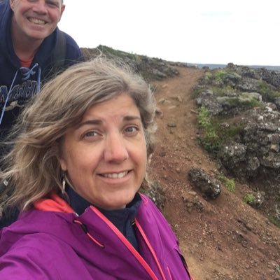 Profile Picture of Julie Reidon Twitter
