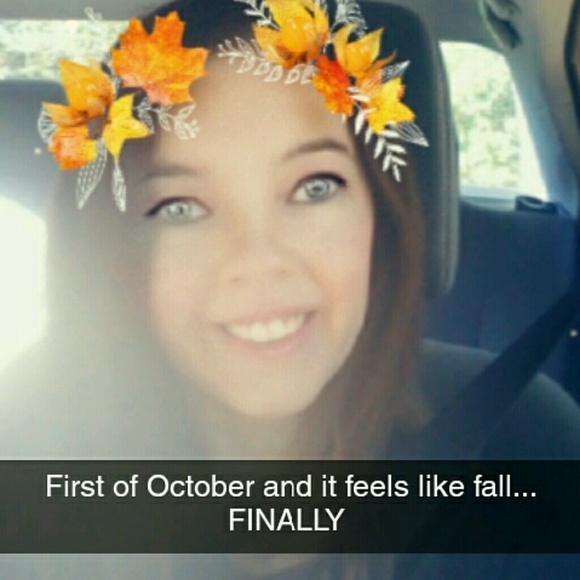 Profile Picture of Beth Smalley (@ggirl1991) on Poshmark