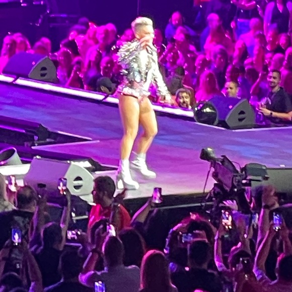 Profile Picture of Jessica Kyriakos (@jessicakyriakos) on Poshmark