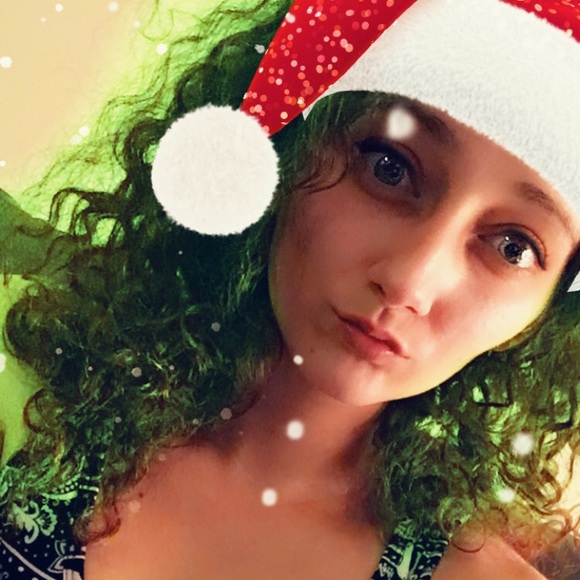 Profile Picture of Aaron Lamont (@aaron_lamont) on Poshmark