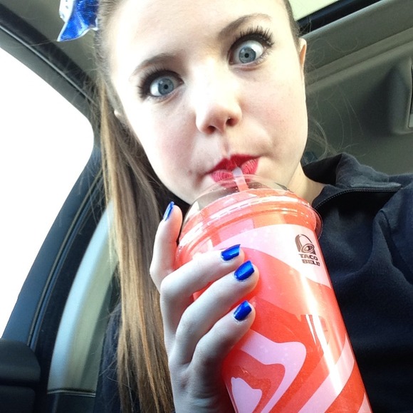 Profile Picture of Hannah Fanning (@hannahmack) on Poshmark