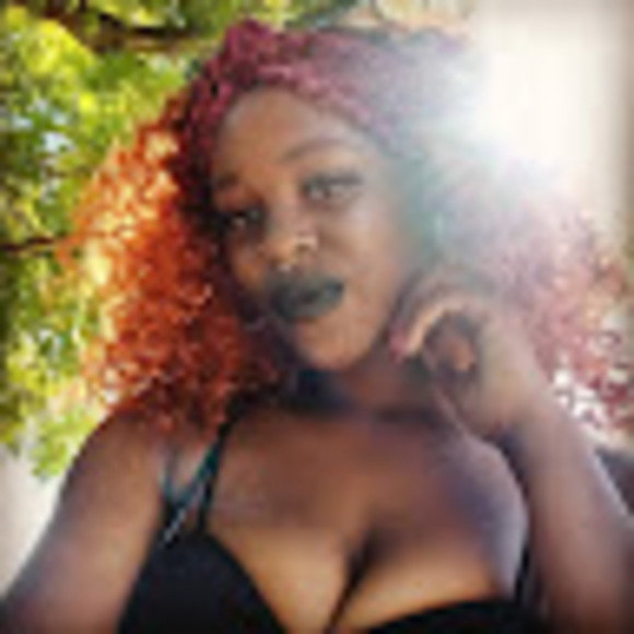 Profile Picture of Ruby Dawson (@ruby04244) on Poshmark
