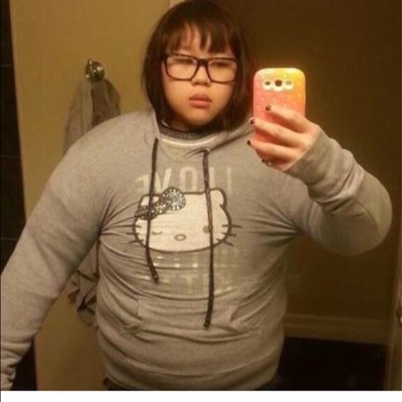 Profile Picture of Katie Mulhall (@katiemulhall_) on Poshmark