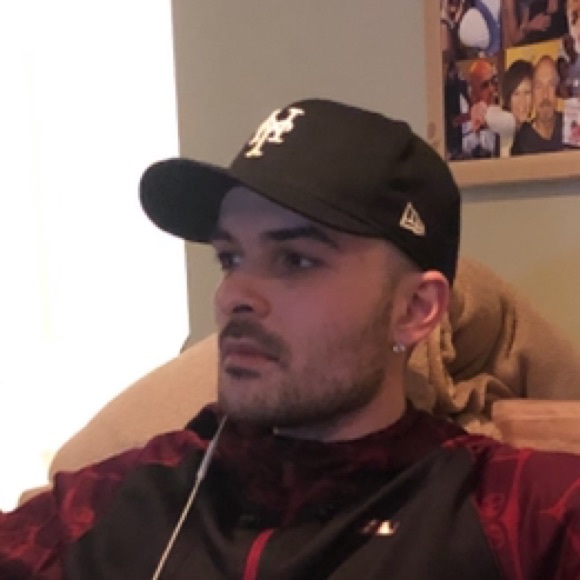 Profile Picture of Jacob Kendall (@esco7) on Poshmark