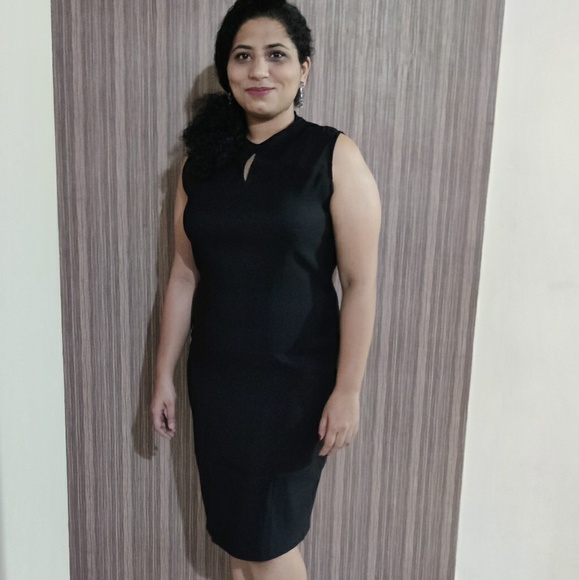 Profile Picture of Rashmi Pillai (@rashmipillai) on Poshmark