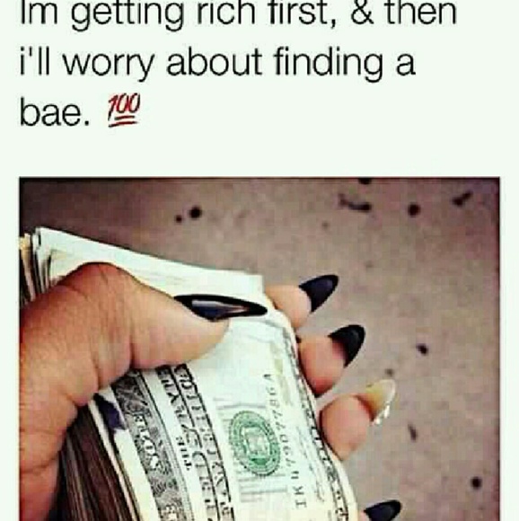 Profile Picture of Takela Walton (@takelaw) on Poshmark