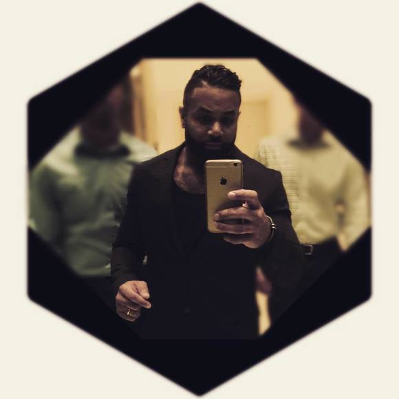 Profile Picture of Fernando Estevez (@nandoe01) on Poshmark