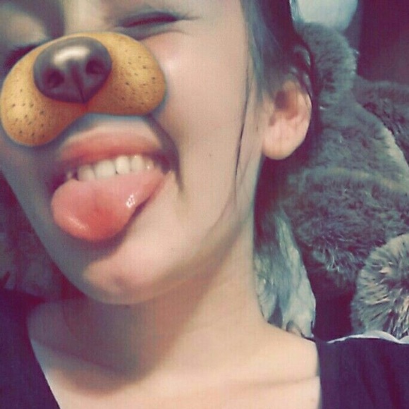 Profile Picture of Raelynn Lucas (@raelynn_lucas) on Poshmark