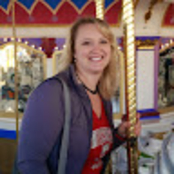 Profile Picture of Jessie Hanssen (@jessiehanssen) on Poshmark