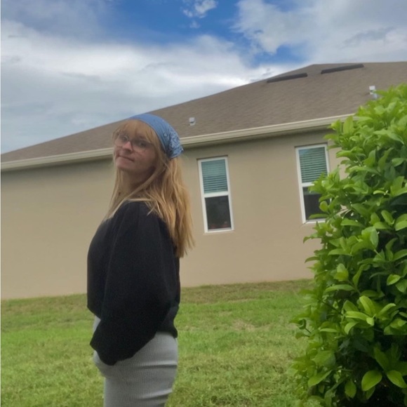 Profile Picture of Cassidy Pierce (@cassidypierc995) on Poshmark