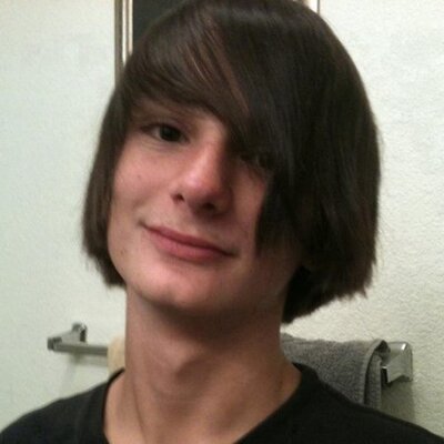 Profile Picture of Dylan Cranford (@Dillypooz) on Twitter