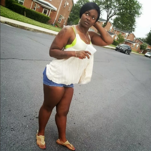 Tiarra Statum - Poshmark Profile Picture of Tiarra Statum (@emriesmommy) on Poshmark