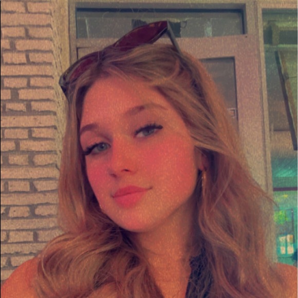 Profile Picture of Raven Crisafi (@rmcrisafi) on Poshmark