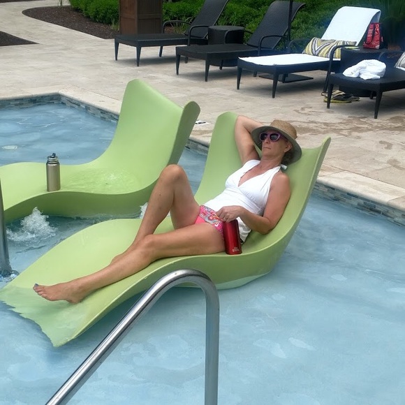 Profile Picture of Lisa Olsson (@lisaolsson) on Poshmark