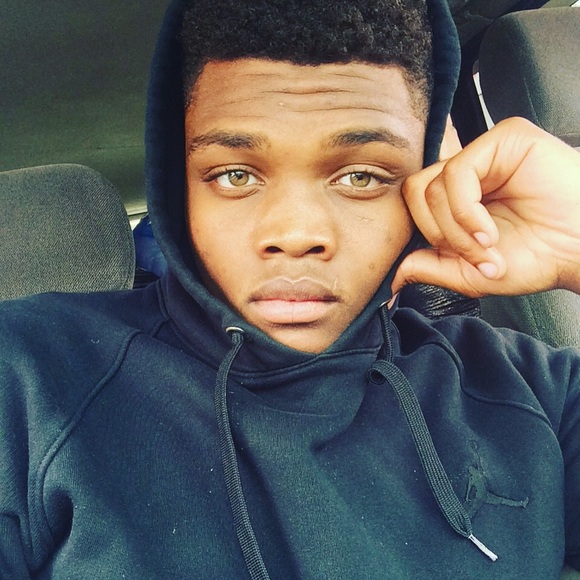 Profile Picture of Mariono Blanch (@xmariooo) on Poshmark