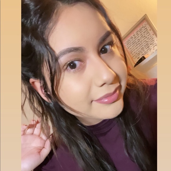 Profile Picture of Isabel Ortega (@isabelortega674) on Poshmark