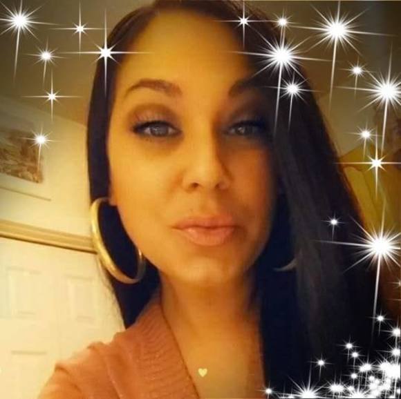 Profile Picture of Stephanie Ravida (@stephanieravida) on Poshmark