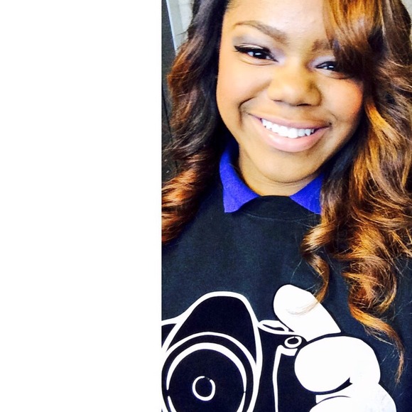 Profile Picture of Carlisha Hall (@carrlishaaa) on Poshmark