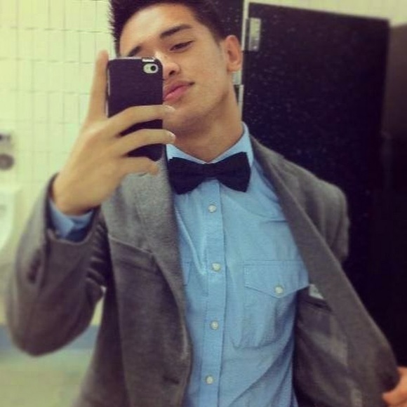 Profile Picture of Nhurkin Roscom (@nhurkin) on Poshmark