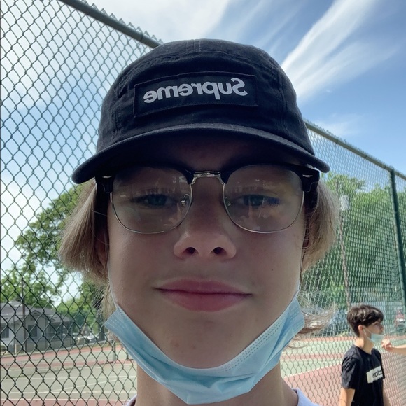 Profile Picture of Scott Hutson (@harryhutson) on Poshmark