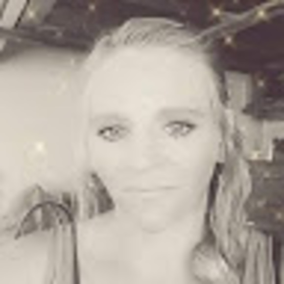 Profile Picture of Jodie Blackham (@blackhamjodie6) on Poshmark