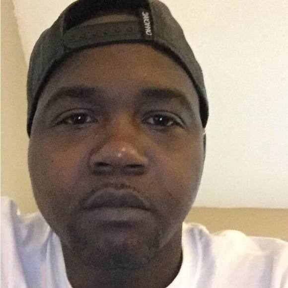 Profile Picture of Kevin Chandler (@deuce615) on Poshmark