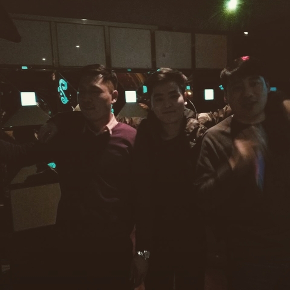 Profile Picture of Max Zi (@maksim) on Poshmark