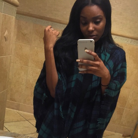 Profile Picture of Cicely Walters (@ceciwalters) on Poshmark