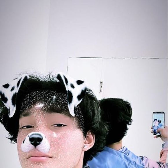 Profile Picture of Tiven Tiven (@stevenfer500) on Poshmark