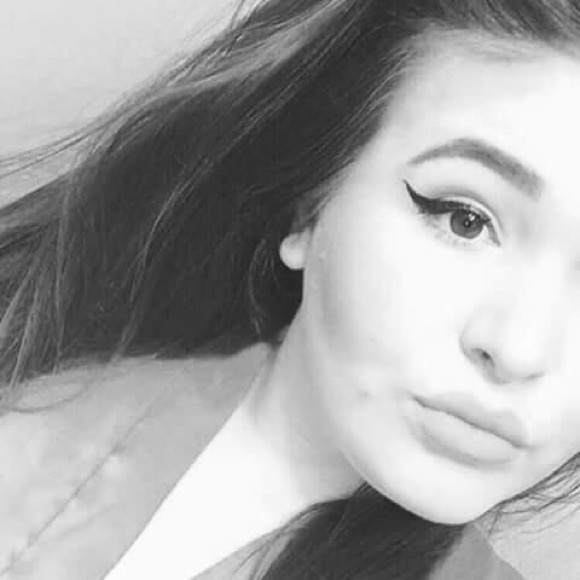 Profile Picture of Kaylee Pickens (@knpickens) on Poshmark