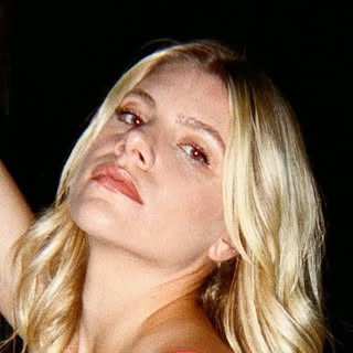 Profile Picture of Kelsey Lea Jones (@kelseyleajones) on Instagram
