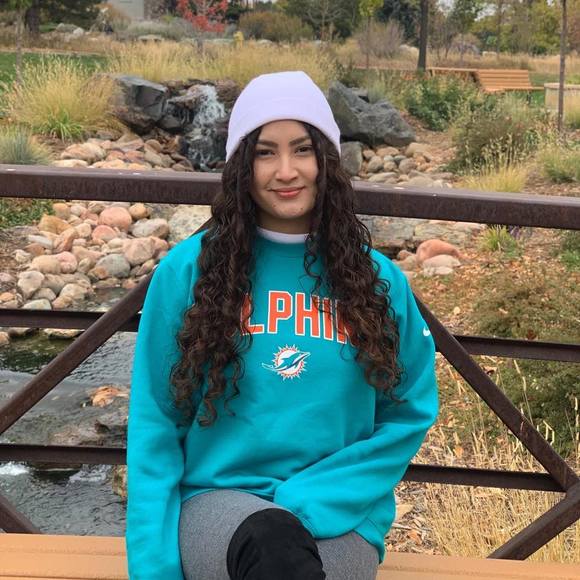 Profile Picture of Danielle Halfhide (@daniellebaabyx3) on Poshmark