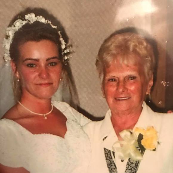 Profile Picture of Amy Kuilan (@ak621977) on Poshmark