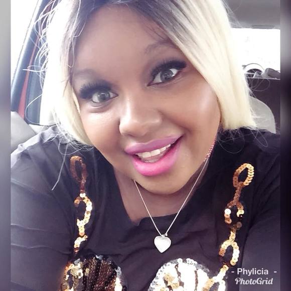 Profile Picture of Phylicia Labone (@phylicialabone) on Poshmark