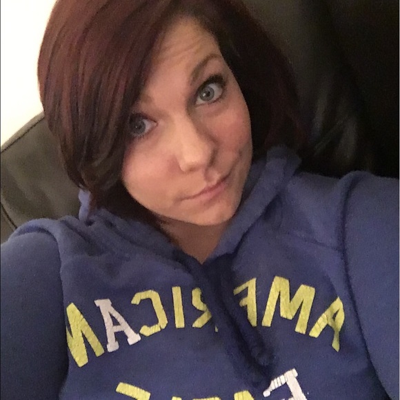 Profile Picture of Autumn Freels (@autumnc1988) on Poshmark