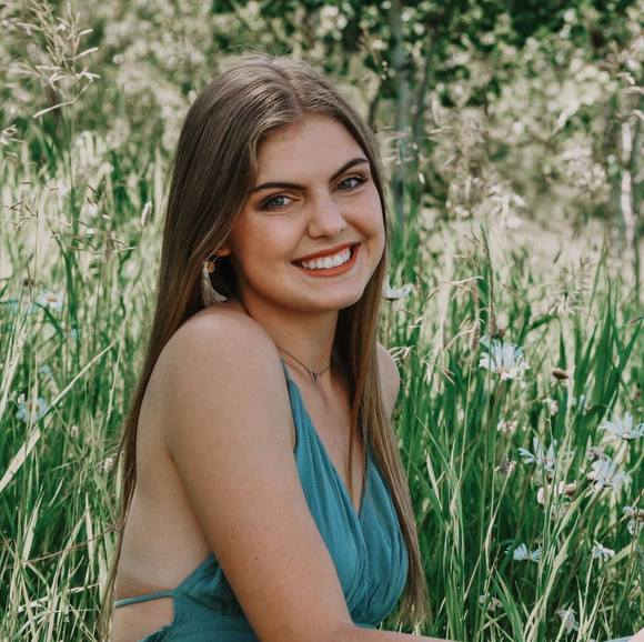 Profile Picture of Ally Hausmann (@allyhaus) on Poshmark