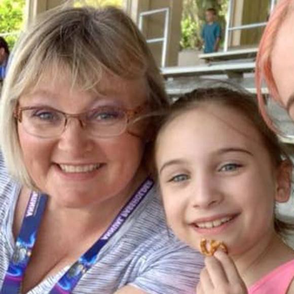 Profile Picture of Terralynn Lake (@terralynnl) on Poshmark