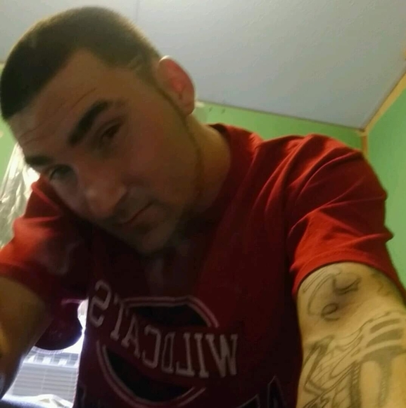 Profile Picture of Gary Sellers (@garysellers) on Poshmark