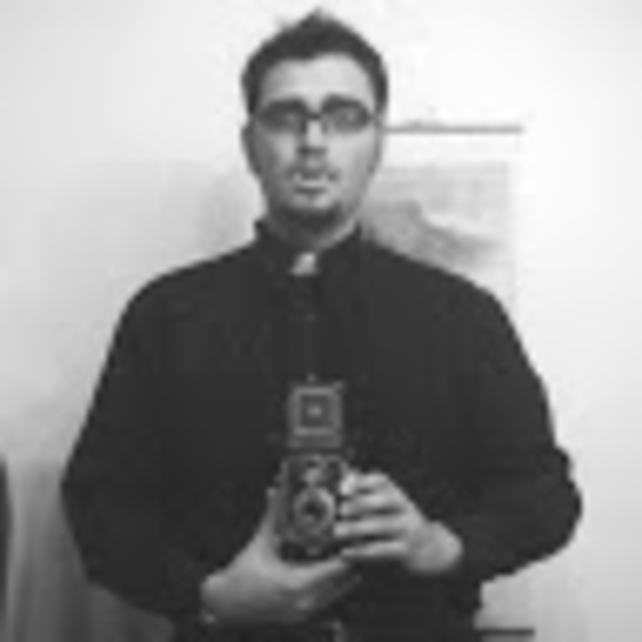 Profile Picture of Erik Pegg (@erikjpegg) on Poshmark